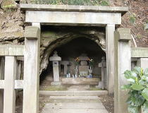 島津忠久の墓